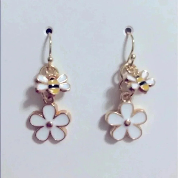 White Bee & Flower Gold Drop Earrings NWT - Picture 1 of 1